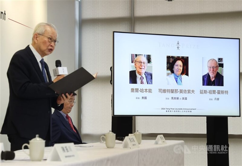 Chang Wen-chang (standing), chair of the Tang Prize Selection Committee for Biopharmaceutical Science, talks about the three recipients of the 2024 Tang Prize in Biopharmaceutical Science during a news conference in Taipei Wednesday. CNA photo June 19, 2024