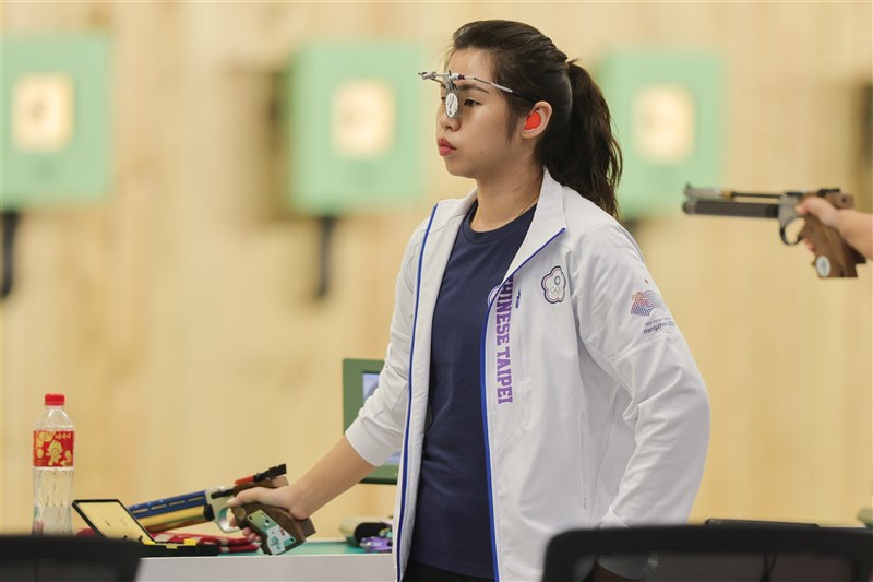 Taiwanese shooter Yu Ai-wen competes in the Asian Games in Hangzhou, China on Sept. 29, 2023. CNA file photo