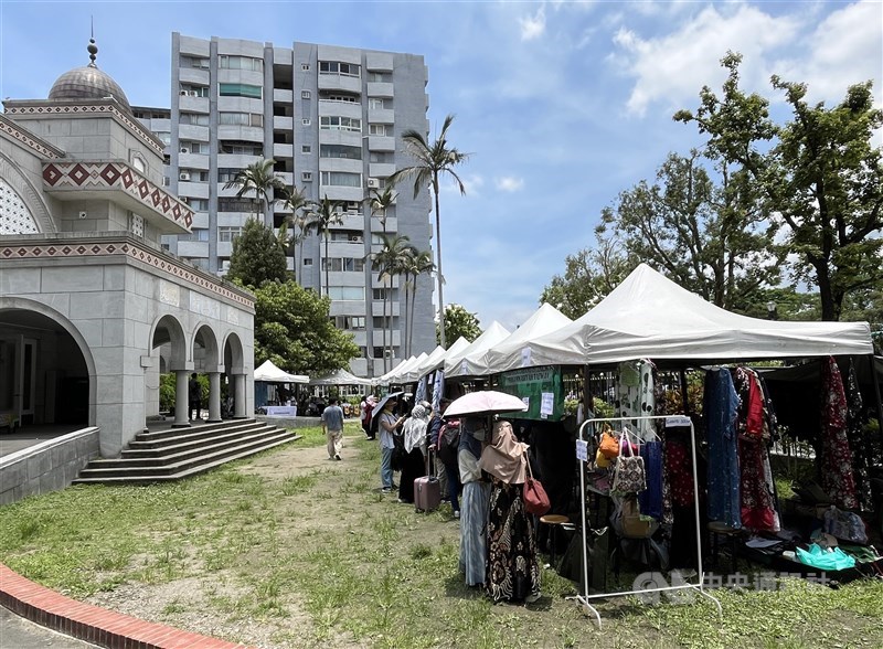 The inaugural “Indonesian Festival in Taiwan” is held at Taipei Grand Mosque on Saturday. CNA photo June 29, 2024