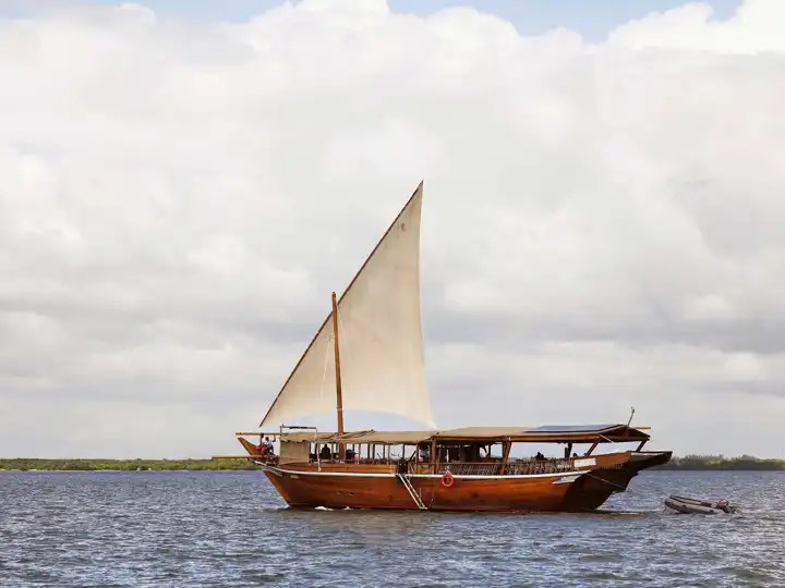 Naisabah Dhow Lamu Kenya Fall Arrivals